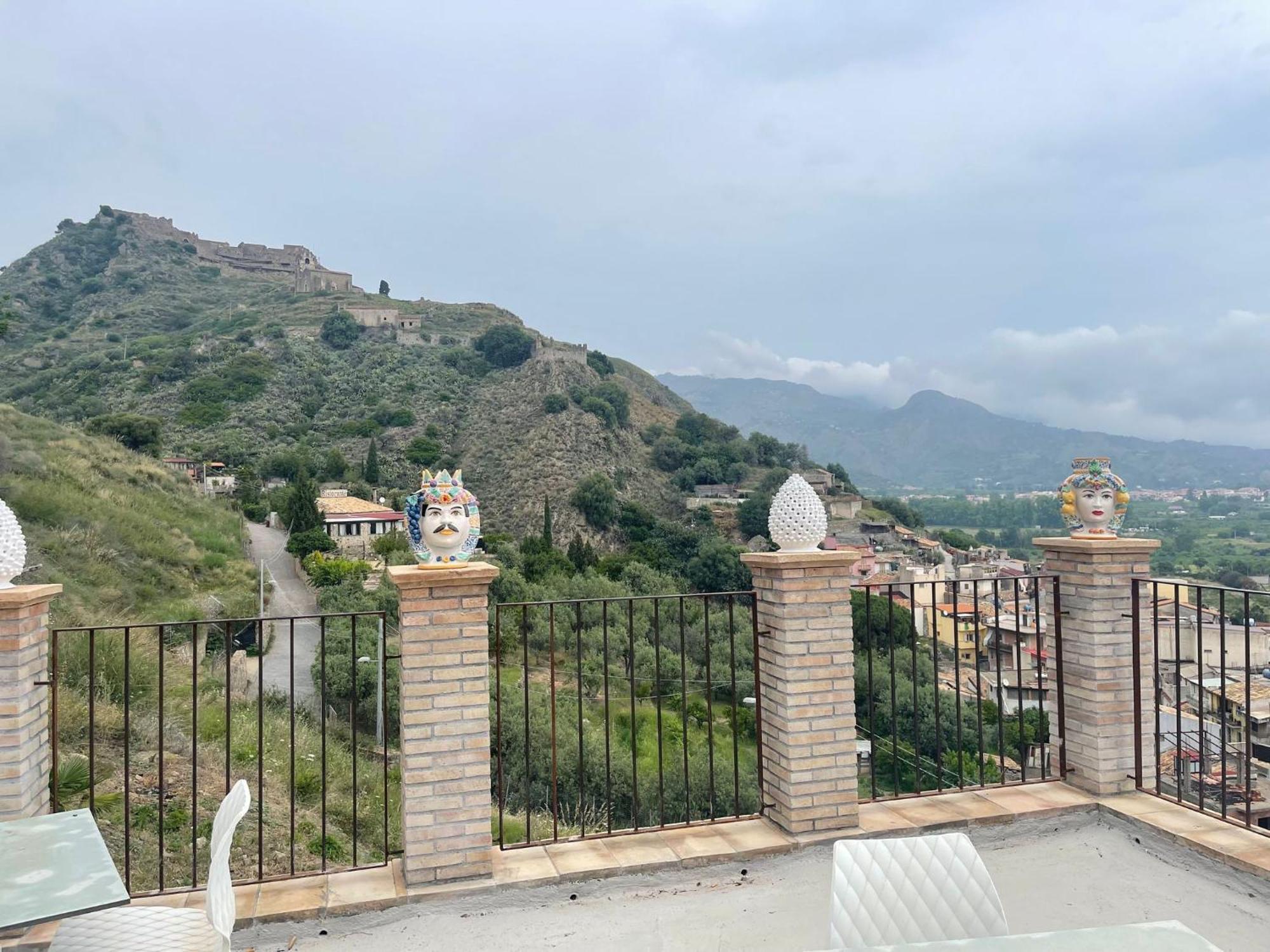 Bed And Relax-Il Maniero Bed and Breakfast Calatabiano Εξωτερικό φωτογραφία