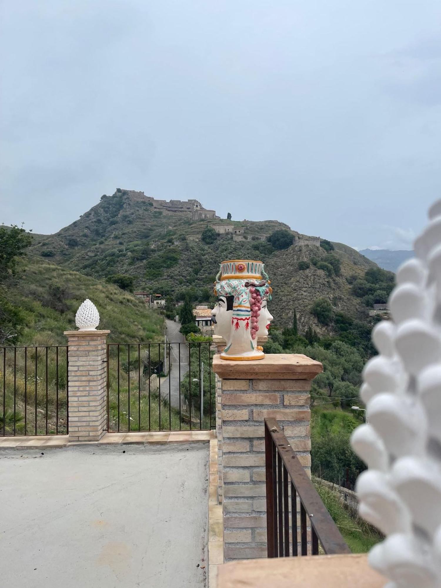 Bed And Relax-Il Maniero Bed and Breakfast Calatabiano Εξωτερικό φωτογραφία