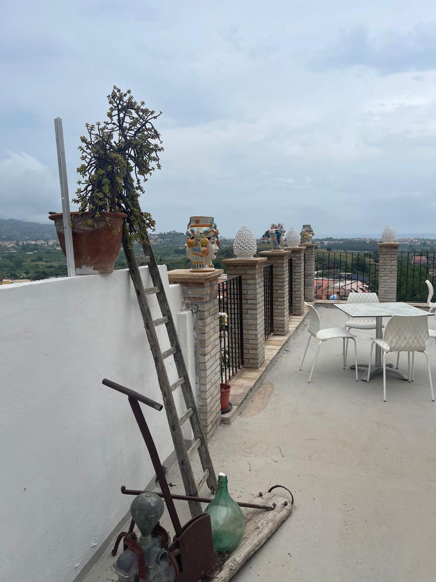 Bed And Relax-Il Maniero Bed and Breakfast Calatabiano Εξωτερικό φωτογραφία