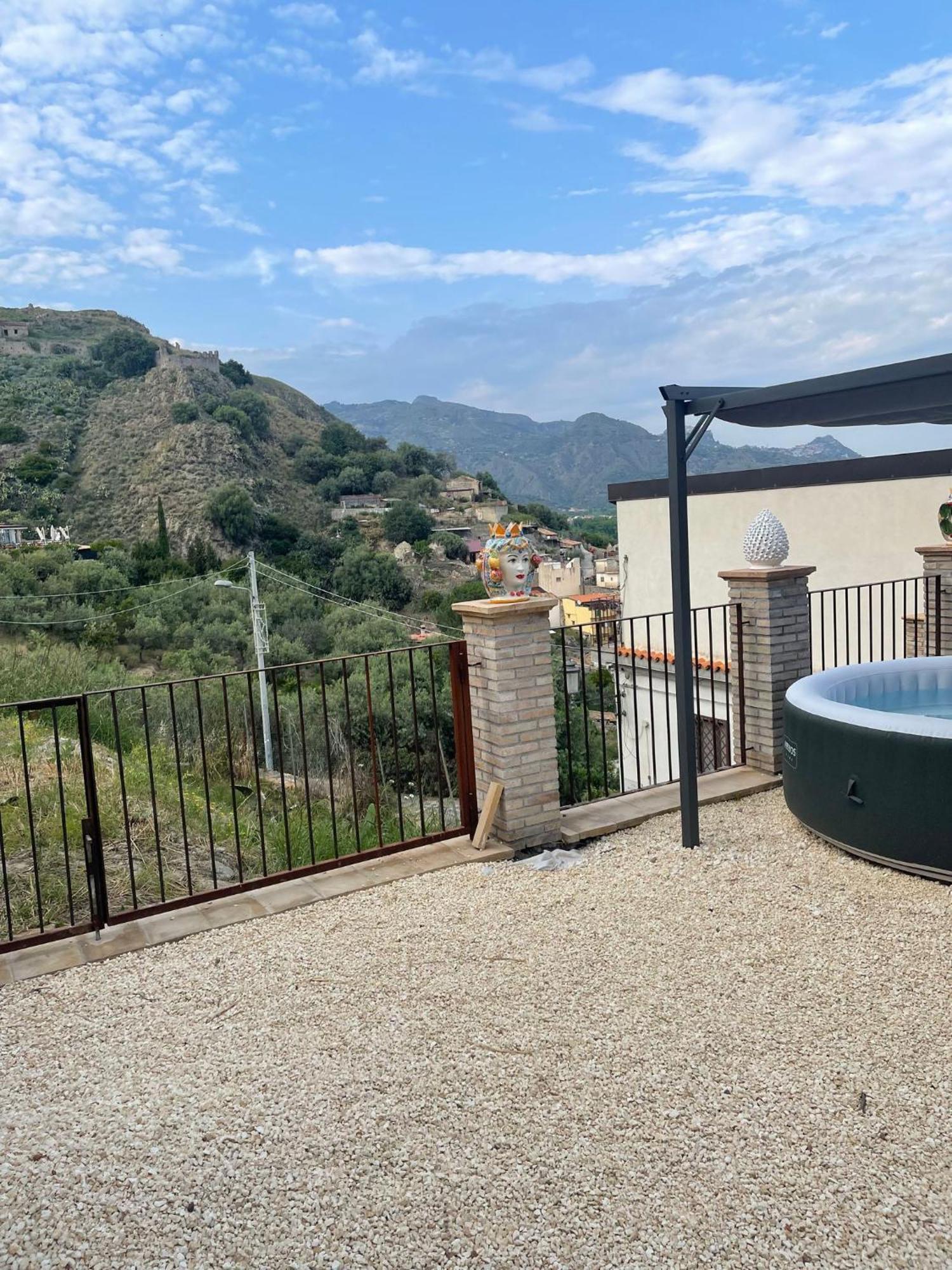Bed And Relax-Il Maniero Bed and Breakfast Calatabiano Εξωτερικό φωτογραφία