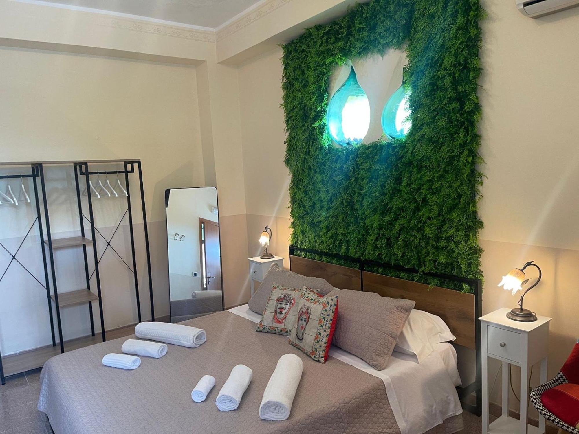 Bed And Relax-Il Maniero Bed and Breakfast Calatabiano Εξωτερικό φωτογραφία