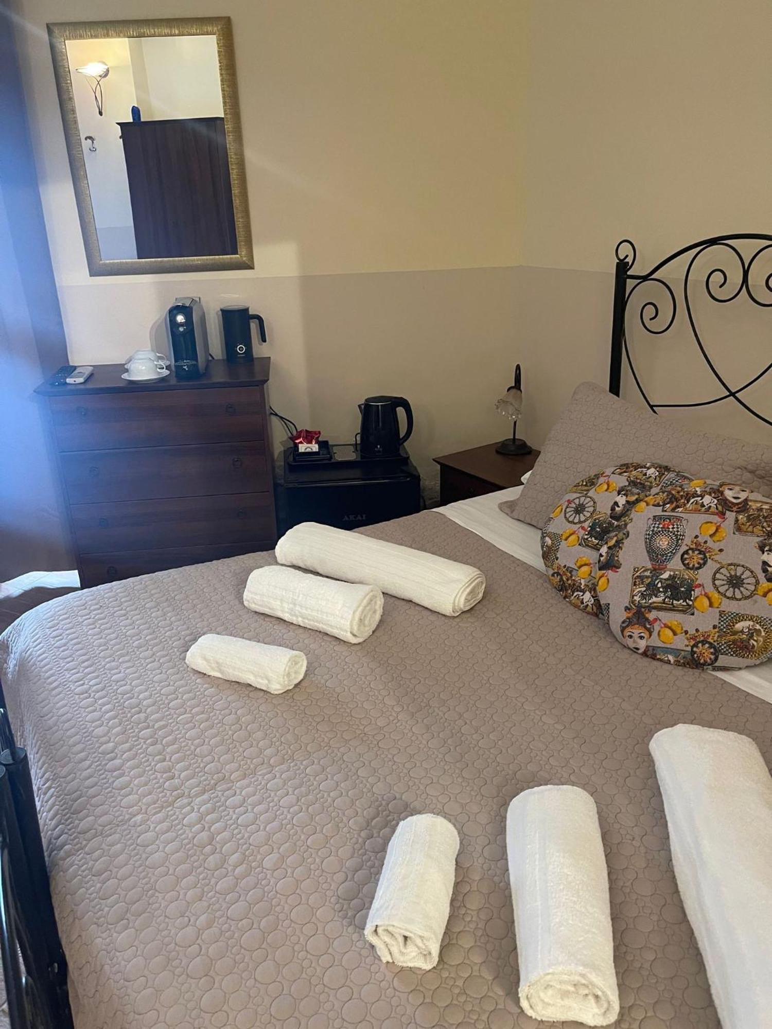 Bed And Relax-Il Maniero Bed and Breakfast Calatabiano Εξωτερικό φωτογραφία