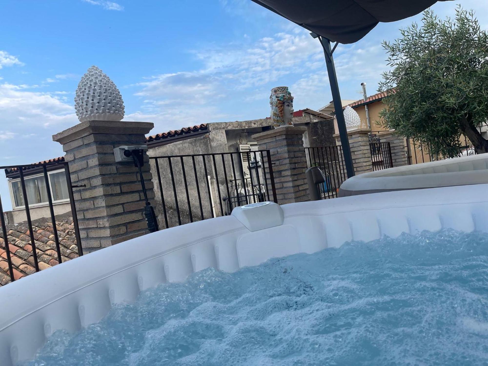 Bed And Relax-Il Maniero Bed and Breakfast Calatabiano Εξωτερικό φωτογραφία