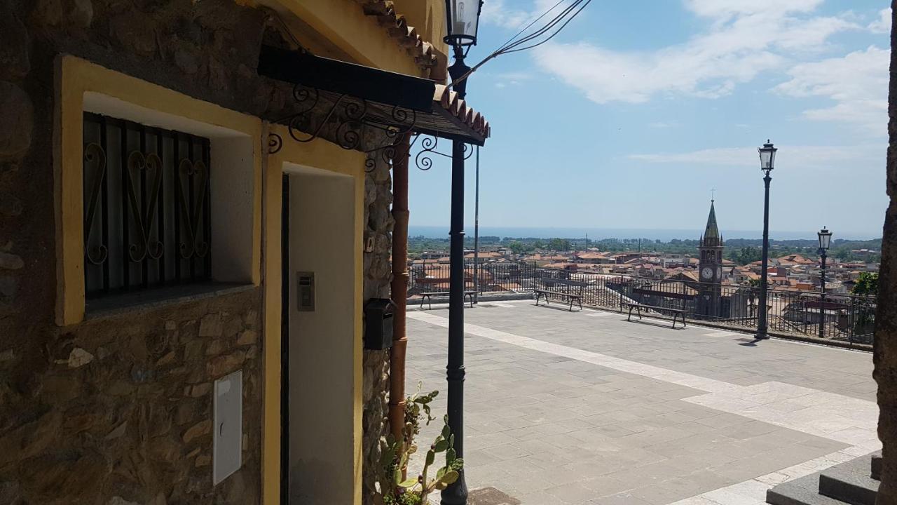 Bed And Relax-Il Maniero Bed and Breakfast Calatabiano Εξωτερικό φωτογραφία