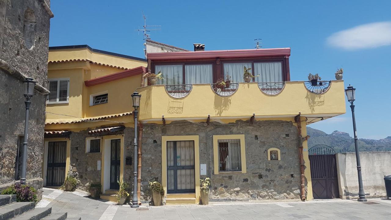 Bed And Relax-Il Maniero Bed and Breakfast Calatabiano Εξωτερικό φωτογραφία