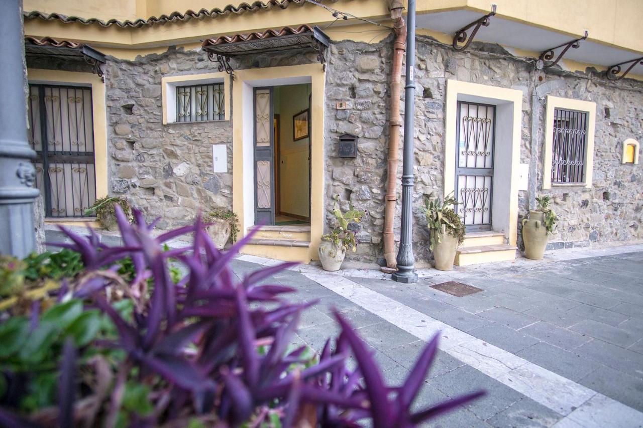 Bed And Relax-Il Maniero Bed and Breakfast Calatabiano Εξωτερικό φωτογραφία