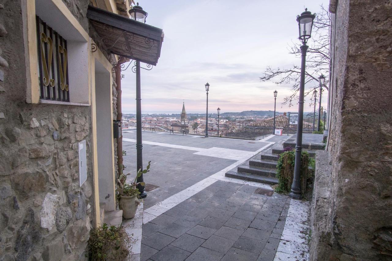 Bed And Relax-Il Maniero Bed and Breakfast Calatabiano Εξωτερικό φωτογραφία